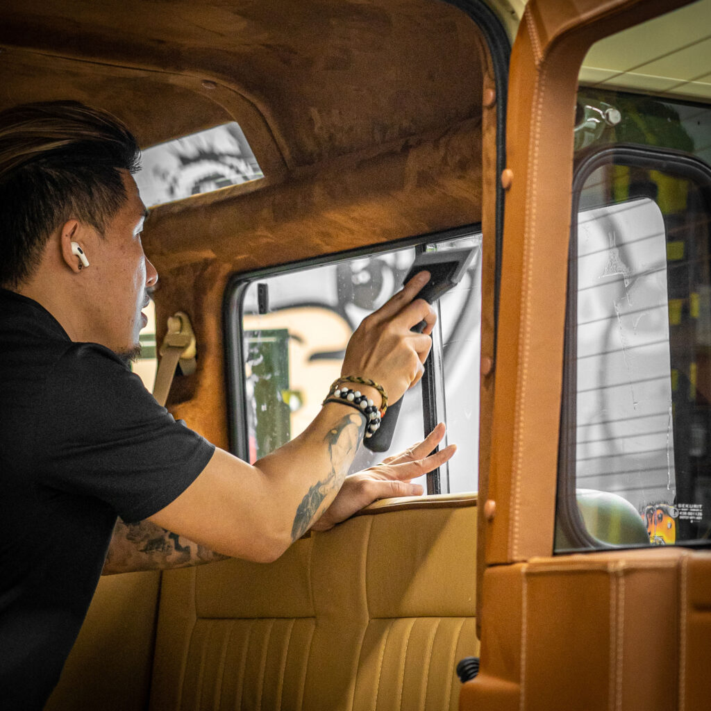 side-window-tint-installer-in-hollywood-florida-fast-service-near-me